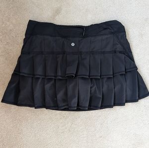 Lululemon black ruffle bottom skirt size 10